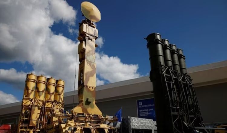 যুক্তরাজ্যে মার্কিন পরমাণু অস্ত্র মোতায়েনের নেপথ্যে